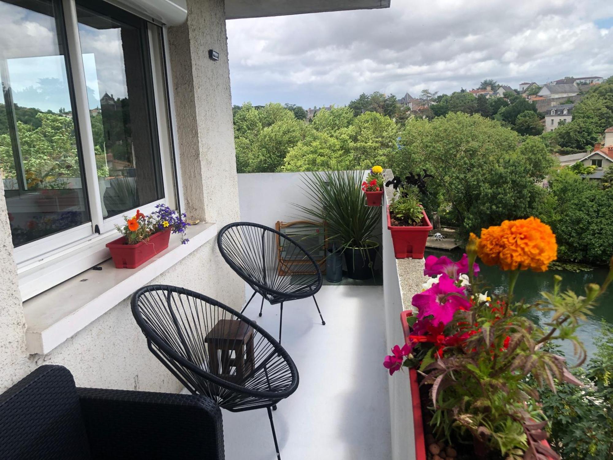Chez Jean-Claude, Vue Panoramique Au Reveil Διαμέρισμα Πουατιέ Εξωτερικό φωτογραφία